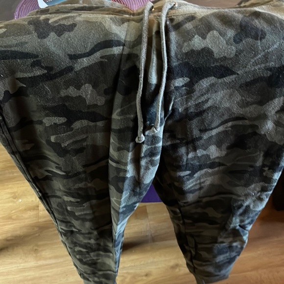 George green camo joggers - Picture 1 of 2